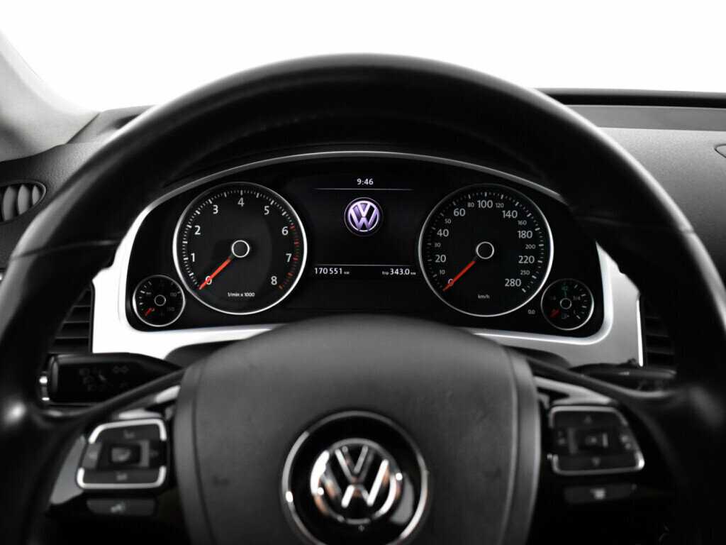 Купить Volkswagen Touareg с пробегом. Фото: #10