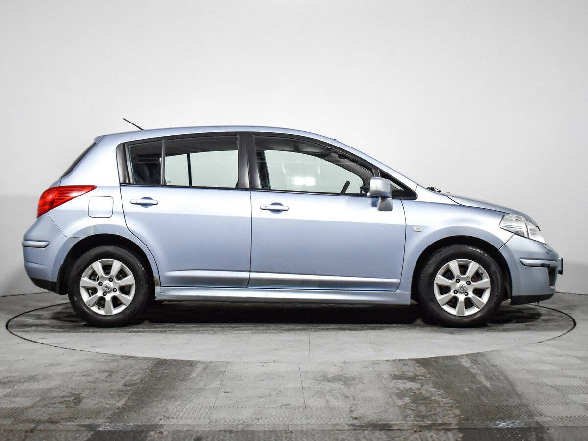 Купить Nissan Tiida с пробегом. Фото: #3