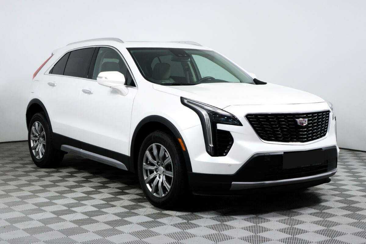 Купить Cadillac XT4 с пробегом. Фото: #2