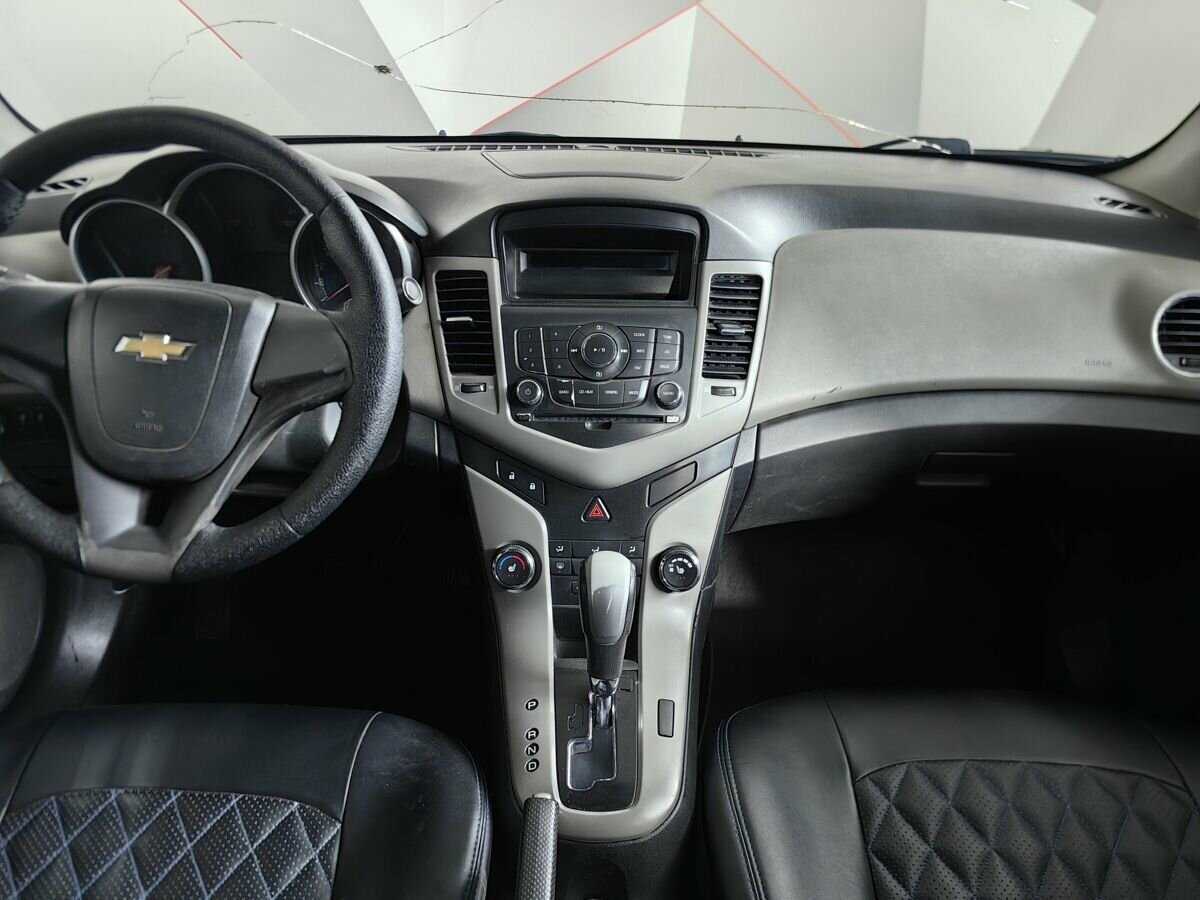 Купить Chevrolet Cruze с пробегом. Фото: #10