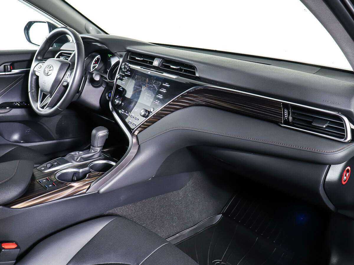 Купить Toyota Camry с пробегом. Фото: #7