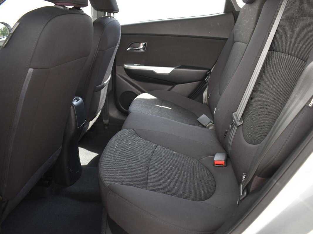Купить Kia Rio с пробегом. Фото: #7