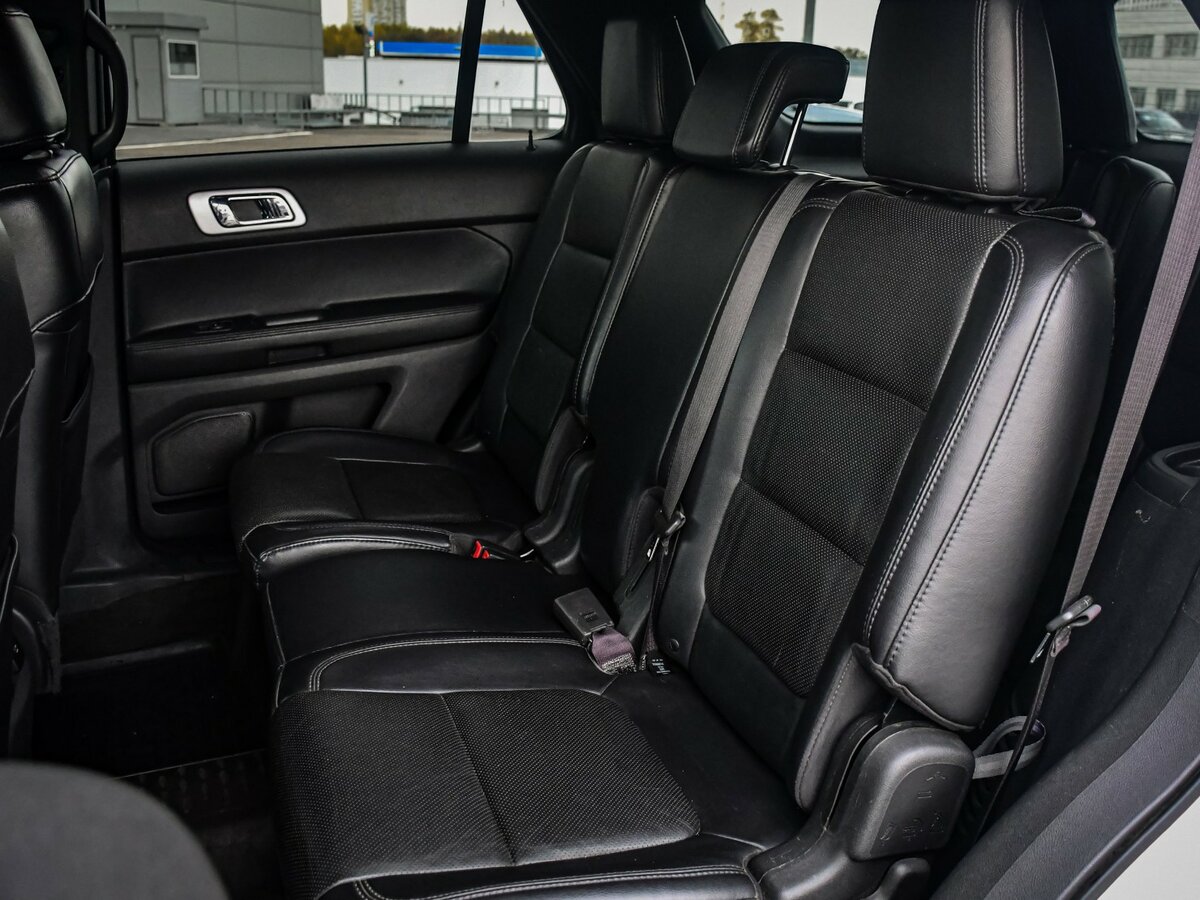Купить Ford Explorer с пробегом. Фото: #12