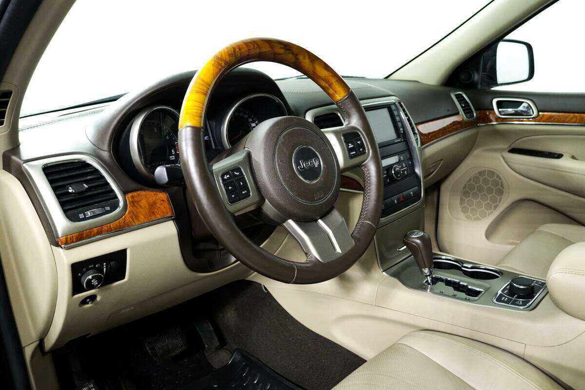 Купить Jeep Grand Cherokee с пробегом. Фото: #10