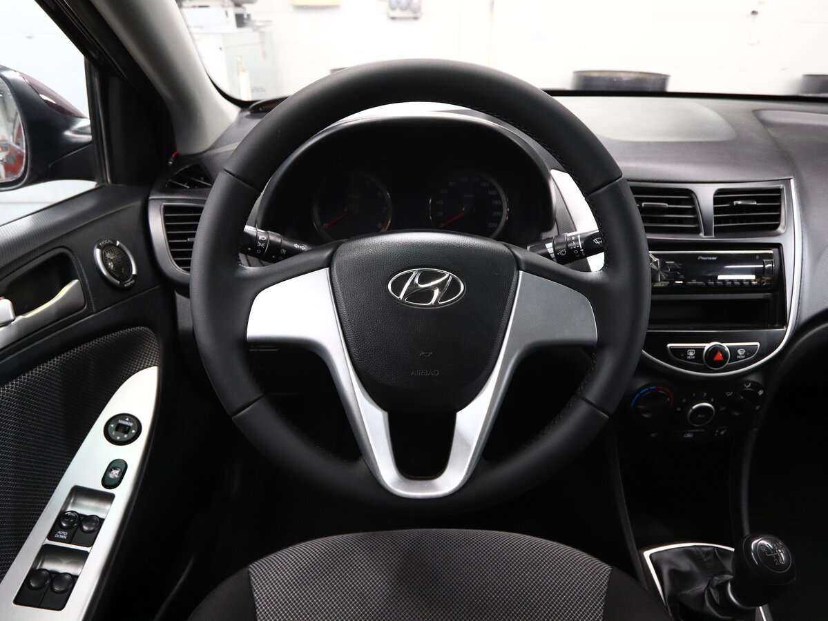 Купить Hyundai Solaris с пробегом. Фото: #14