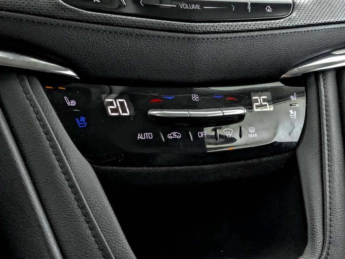 Купить Cadillac XT5 с пробегом. Фото: #23