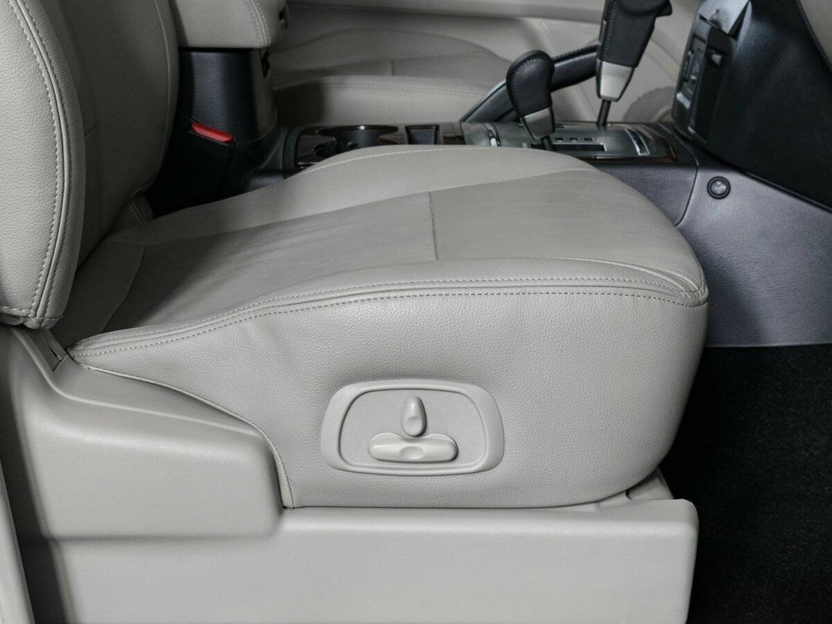 Купить Mitsubishi Pajero с пробегом. Фото: #16