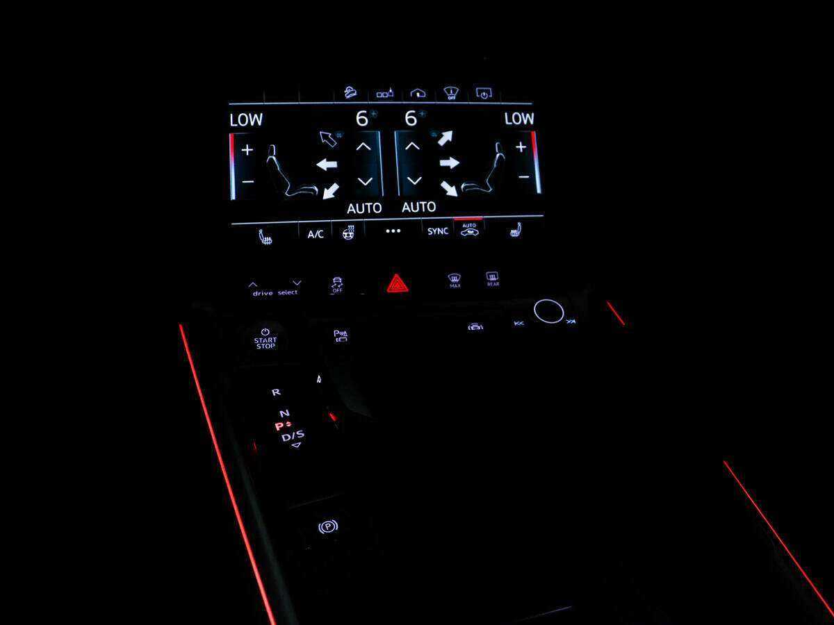 Купить Audi e-tron с пробегом. Фото: #24