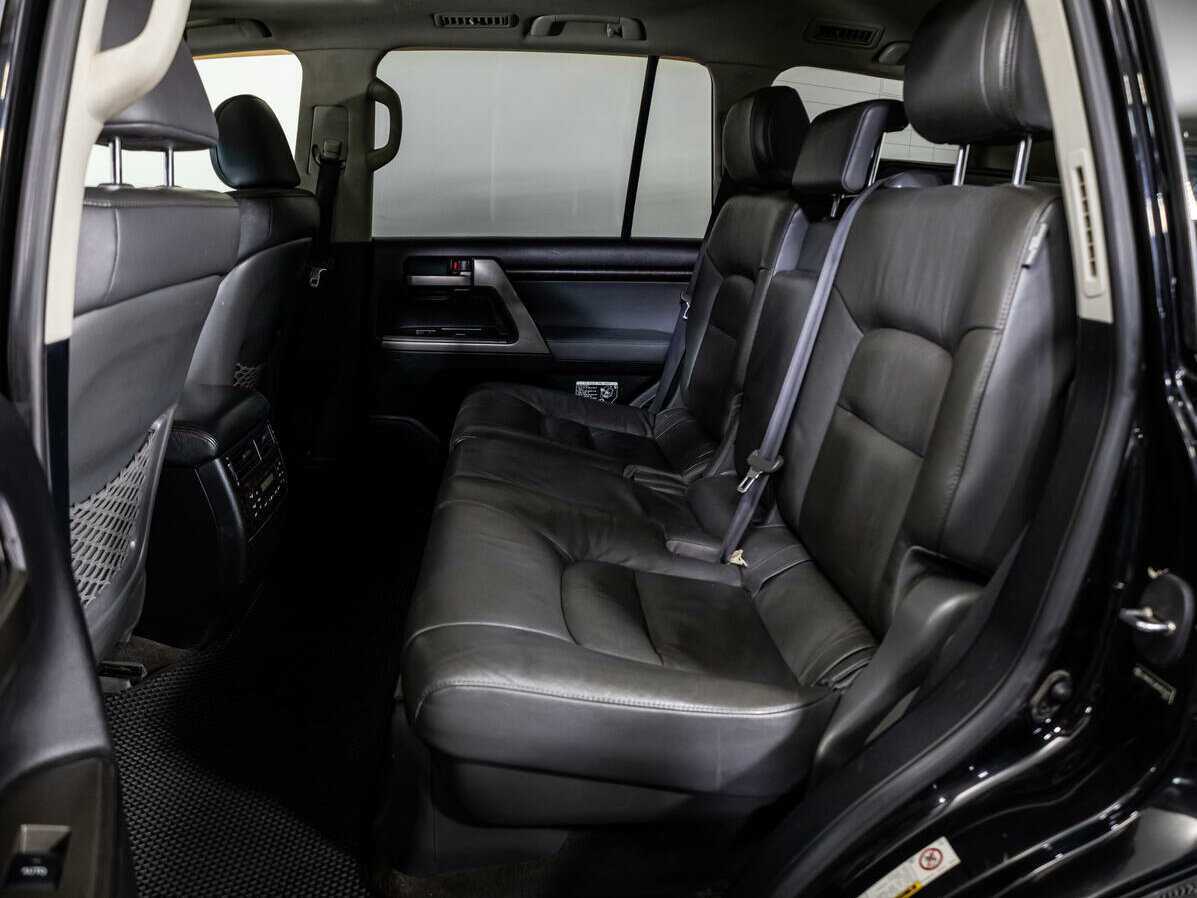 Купить Toyota Land Cruiser с пробегом. Фото: #7