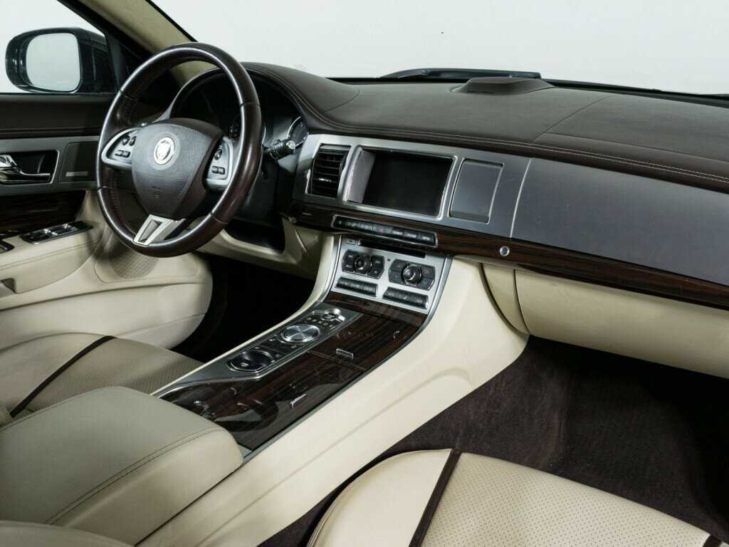 Купить Jaguar XF с пробегом. Фото: #7