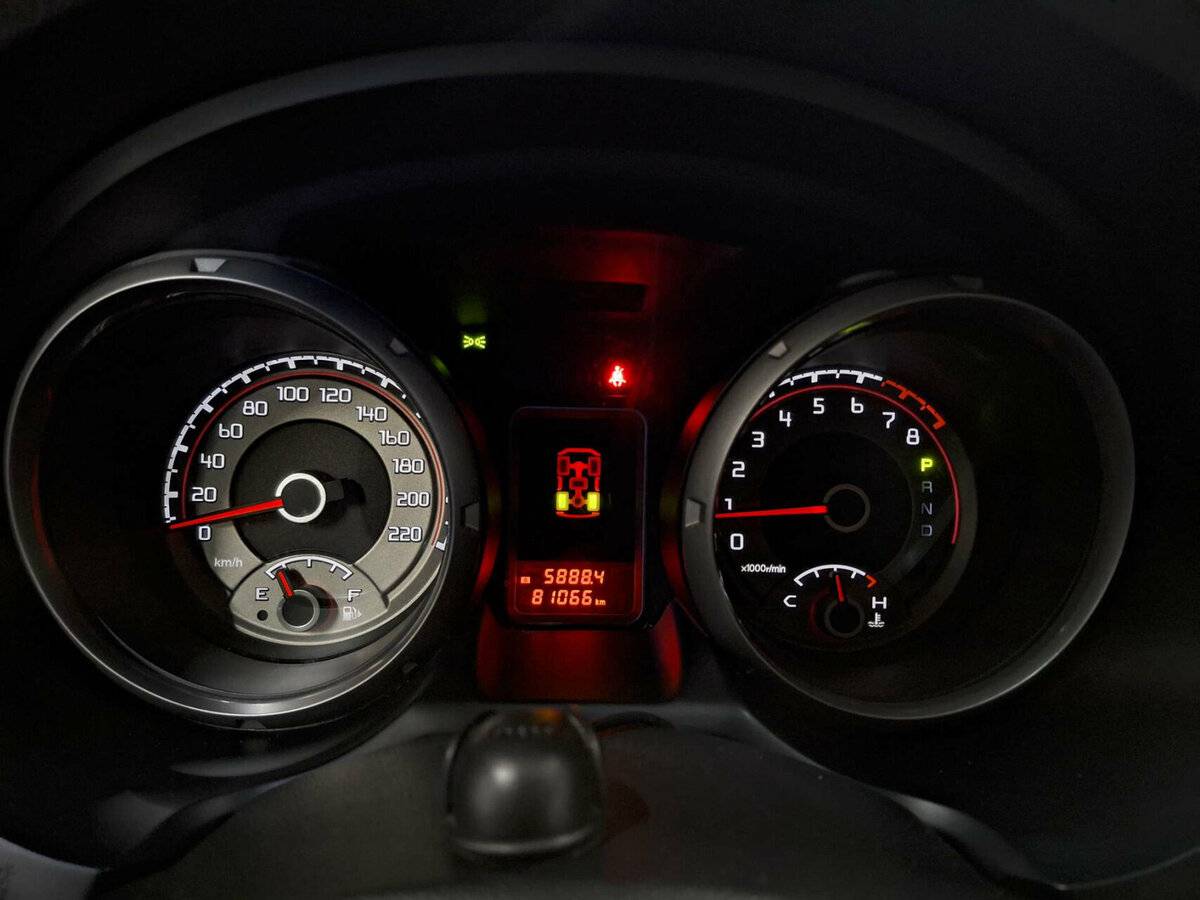 Купить Mitsubishi Pajero с пробегом. Фото: #12