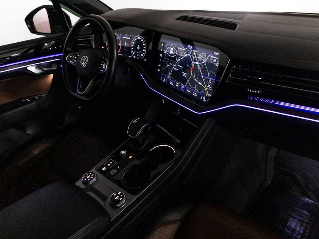 Купить Volkswagen Touareg с пробегом. Фото: #25