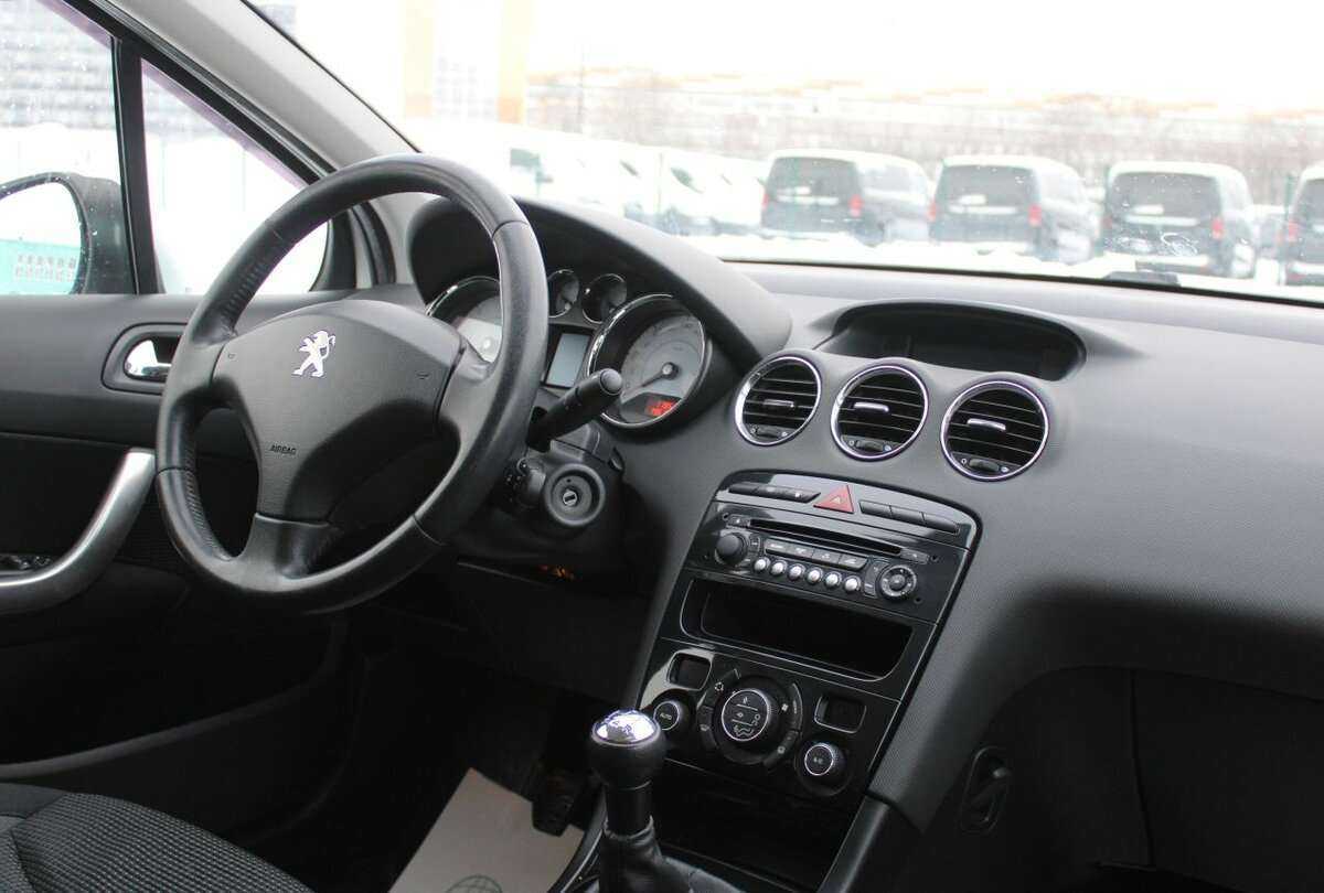 Купить Peugeot 408 с пробегом. Фото: #6