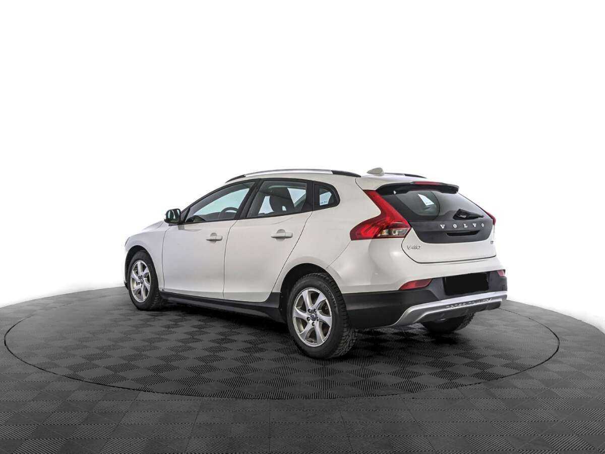 Купить Volvo V40 Cross Country с пробегом. Фото: #6