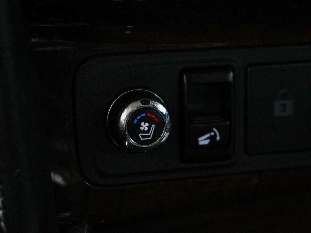 Купить Infiniti QX80 с пробегом. Фото: #28