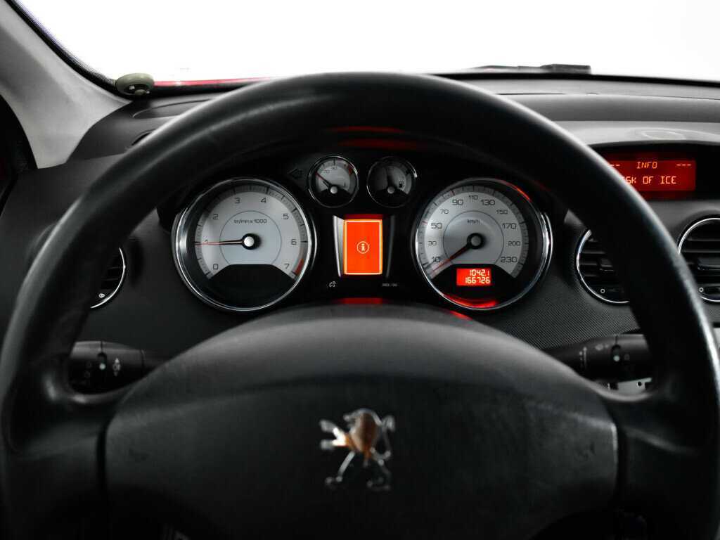 Купить Peugeot 308 с пробегом. Фото: #10