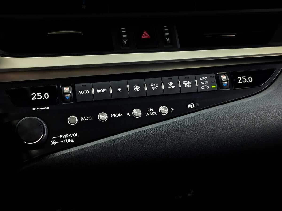 Купить Lexus ES с пробегом. Фото: #25