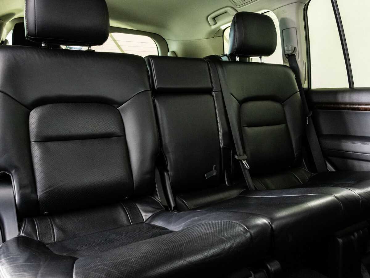 Купить Toyota Land Cruiser с пробегом. Фото: #19