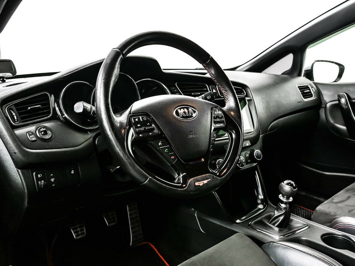 Купить Kia Ceed GT с пробегом. Фото: #11
