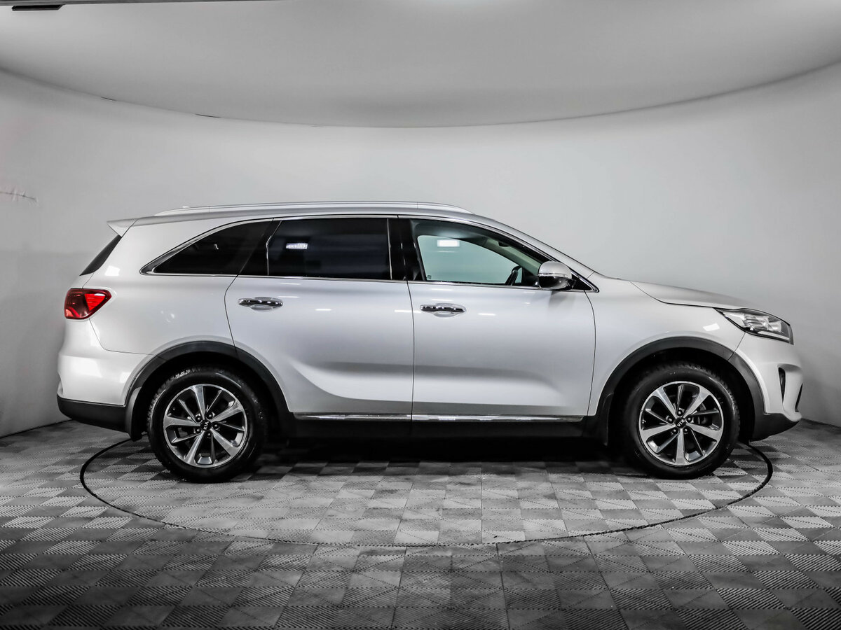 Купить Kia Sorento с пробегом. Фото: #3