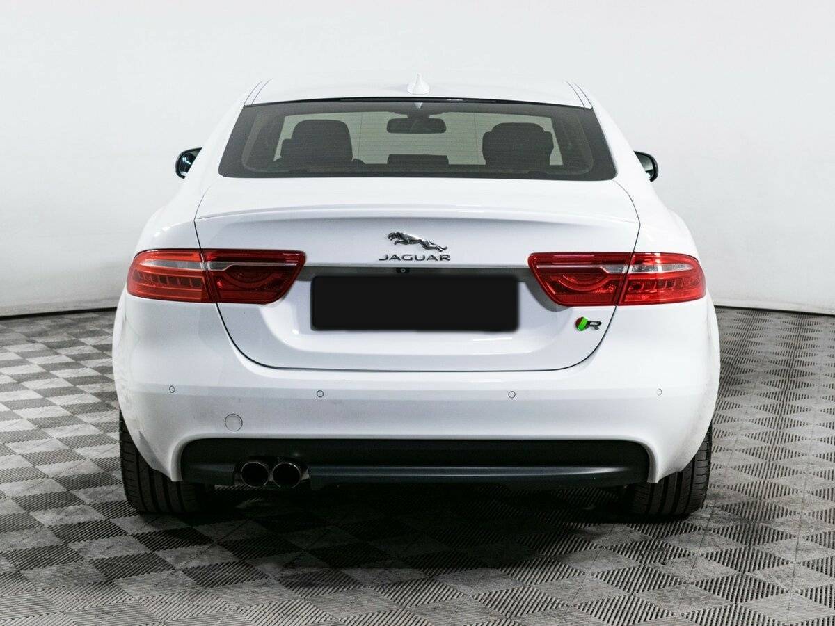 Купить Jaguar XE с пробегом. Фото: #5