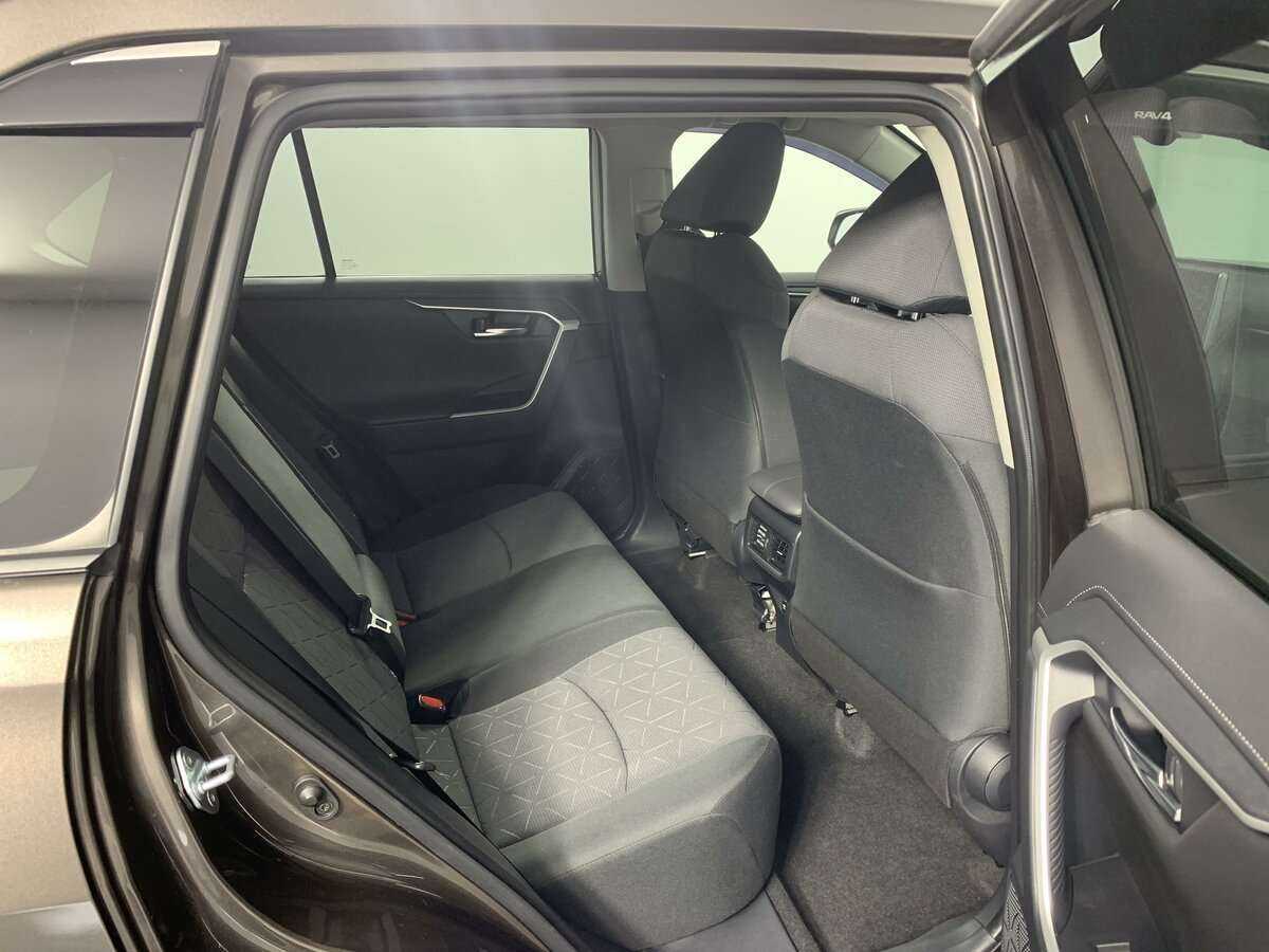 Купить Toyota RAV4 с пробегом. Фото: #17