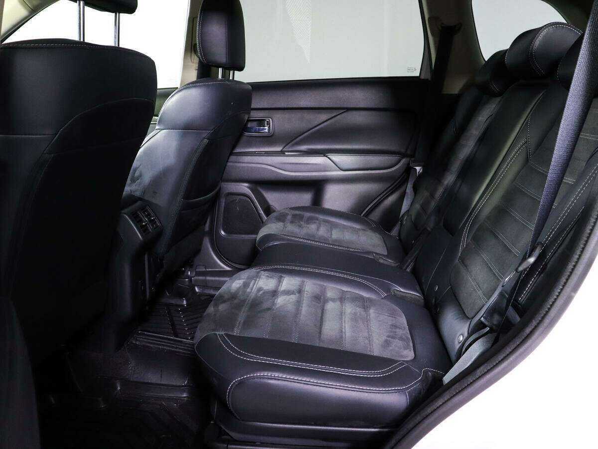 Купить Mitsubishi Outlander с пробегом. Фото: #9
