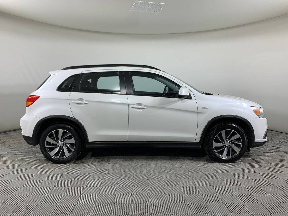 Купить Mitsubishi ASX с пробегом. Фото: #3