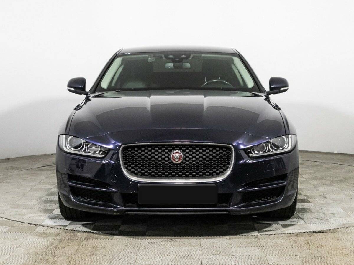Купить Jaguar XE с пробегом. Фото: #1
