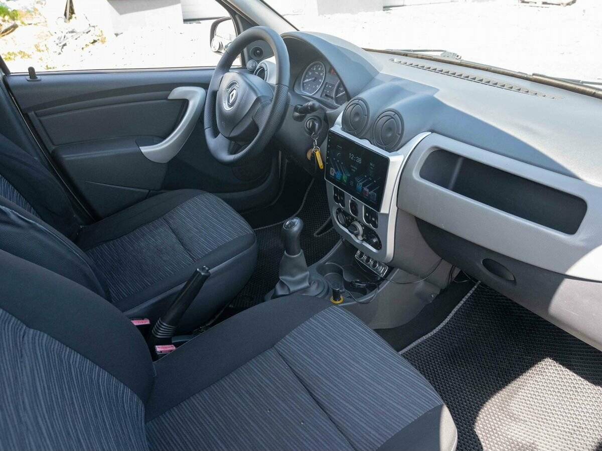 Купить Renault Logan с пробегом. Фото: #11