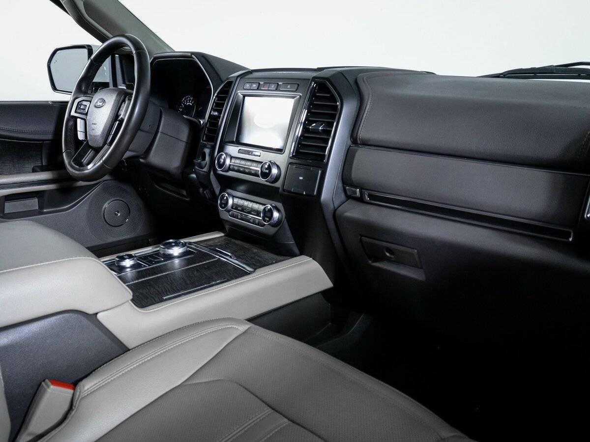 Купить Ford Expedition с пробегом. Фото: #8