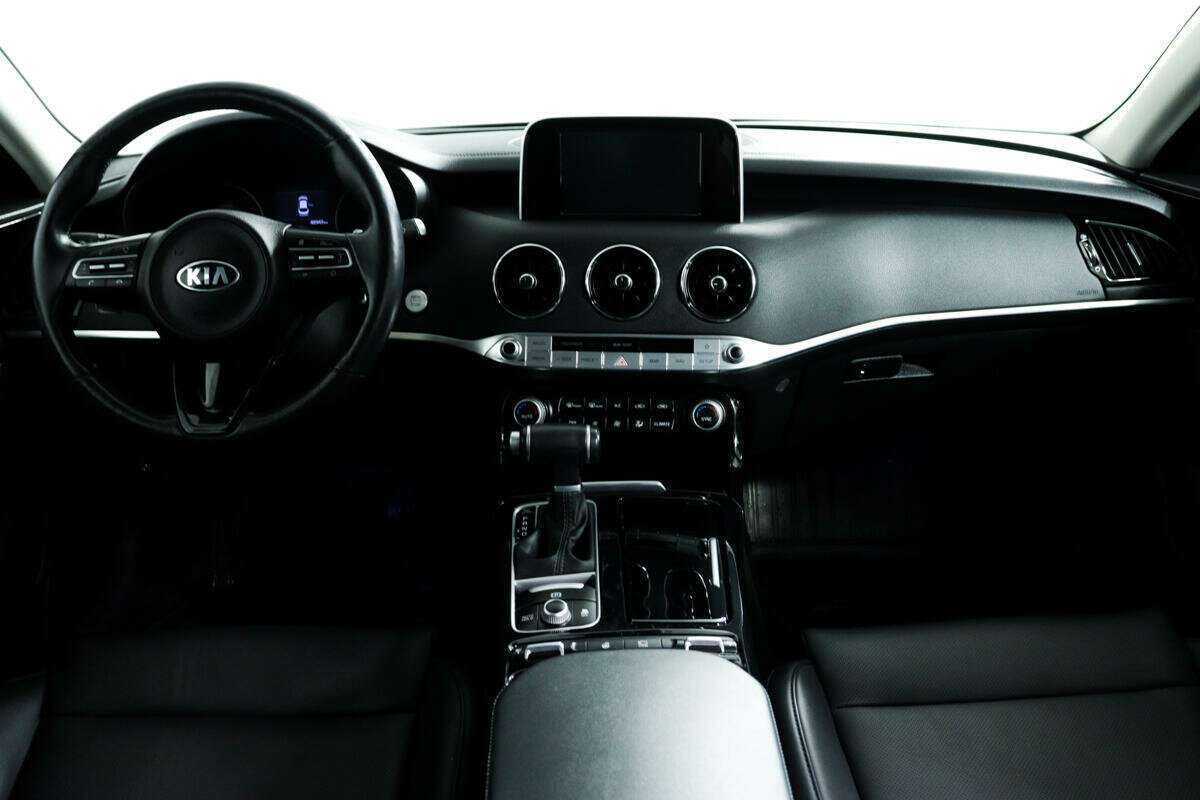 Купить Kia Stinger с пробегом. Фото: #10