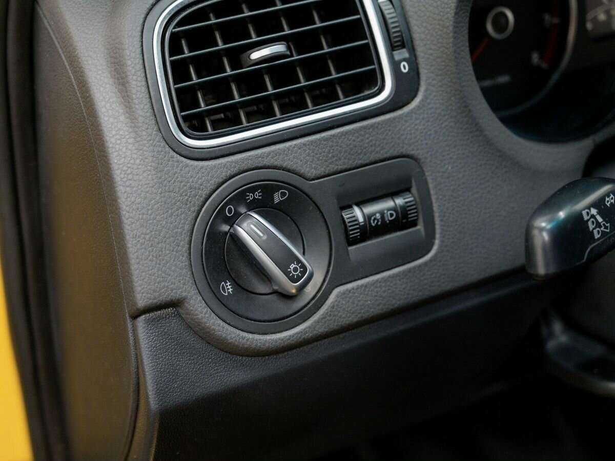 Купить Volkswagen Polo с пробегом. Фото: #16