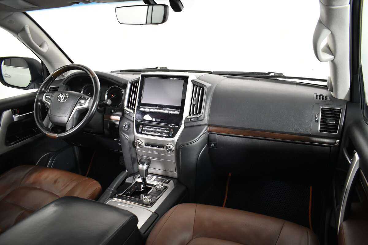 Купить Toyota Land Cruiser с пробегом. Фото: #13