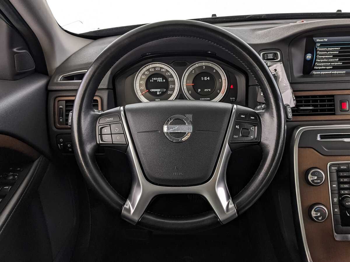 Купить Volvo XC70 с пробегом. Фото: #17