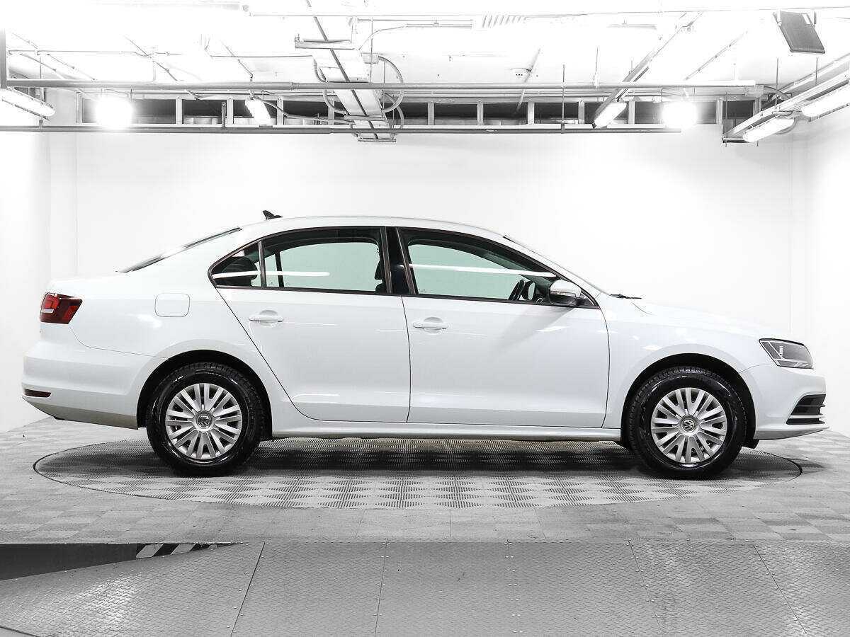 Купить Volkswagen Jetta с пробегом. Фото: #3