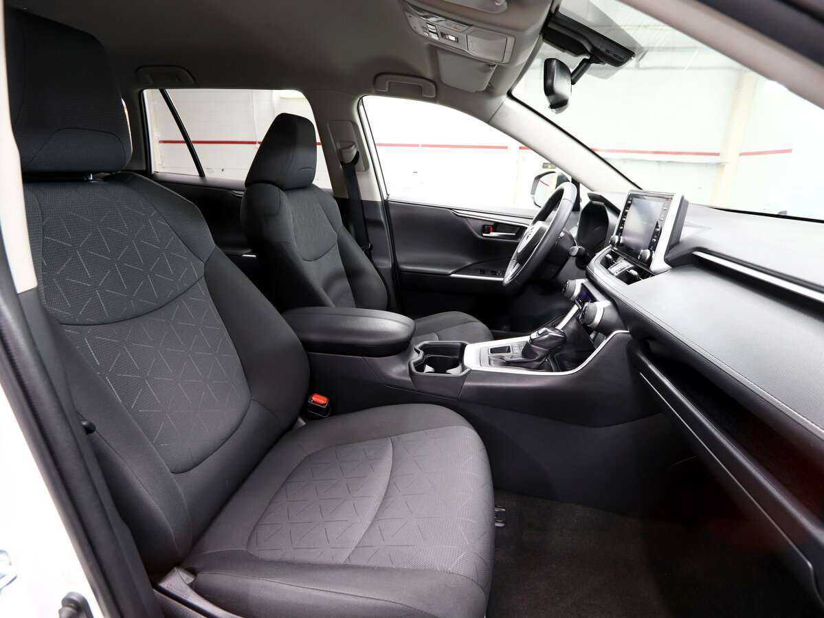 Купить Toyota RAV4 с пробегом. Фото: #4