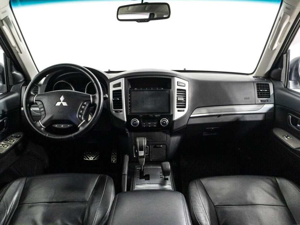 Купить Mitsubishi Pajero с пробегом. Фото: #11