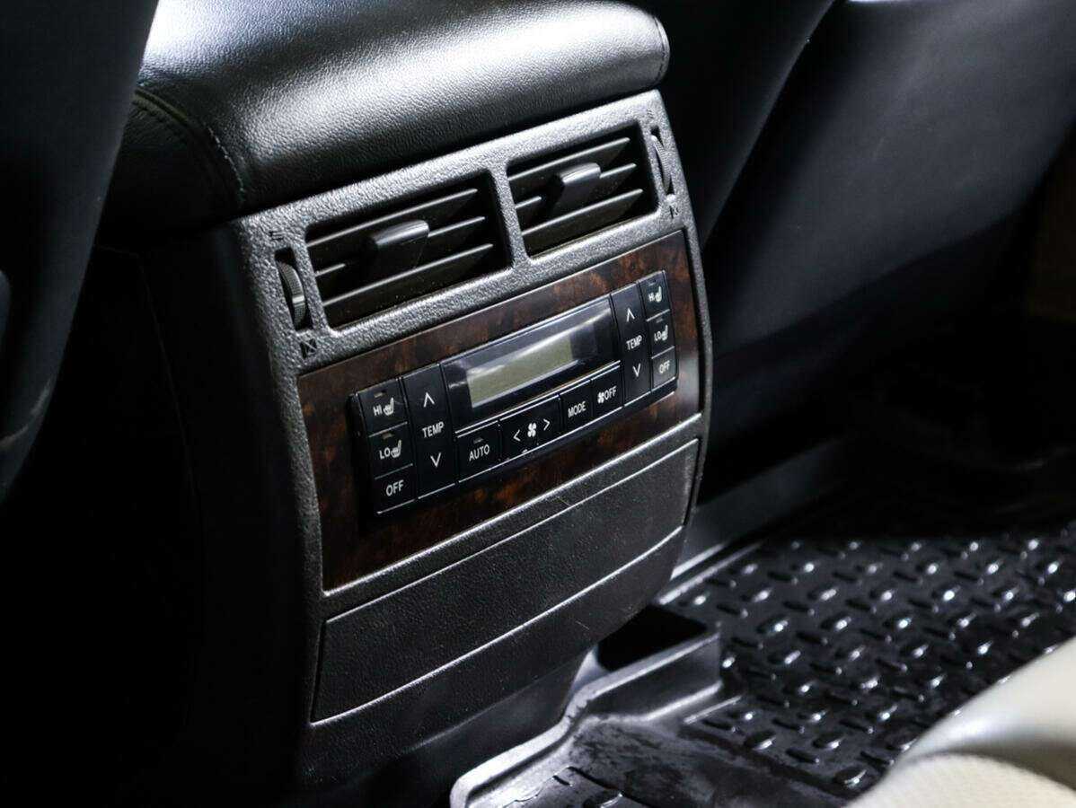 Купить Toyota Land Cruiser с пробегом. Фото: #12