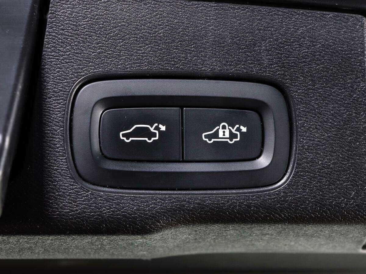 Купить Volvo XC60 с пробегом. Фото: #17