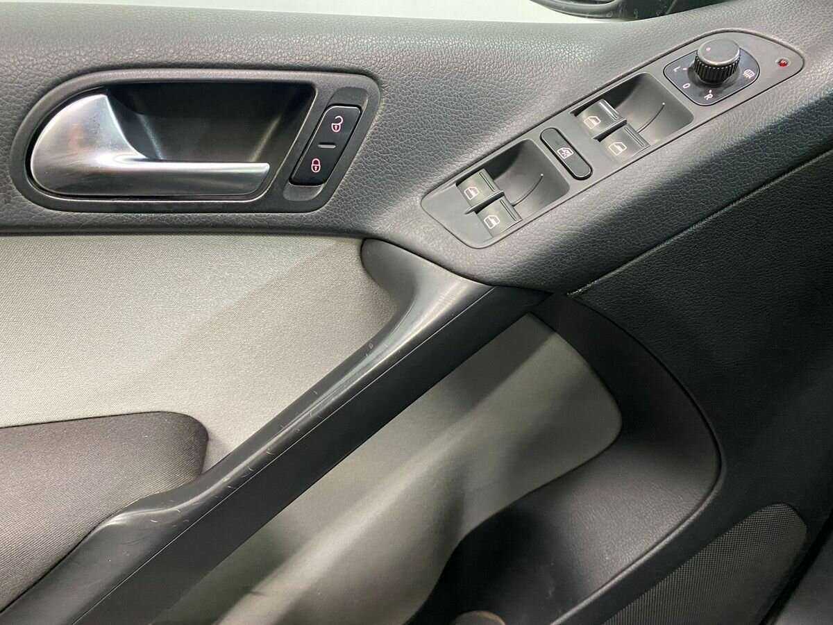 Купить Volkswagen Tiguan с пробегом. Фото: #16