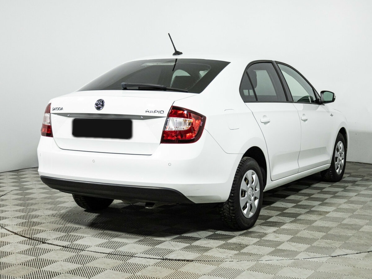 Купить Skoda Rapid с пробегом. Фото: #4