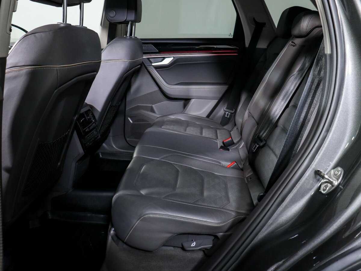 Купить Volkswagen Touareg с пробегом. Фото: #6