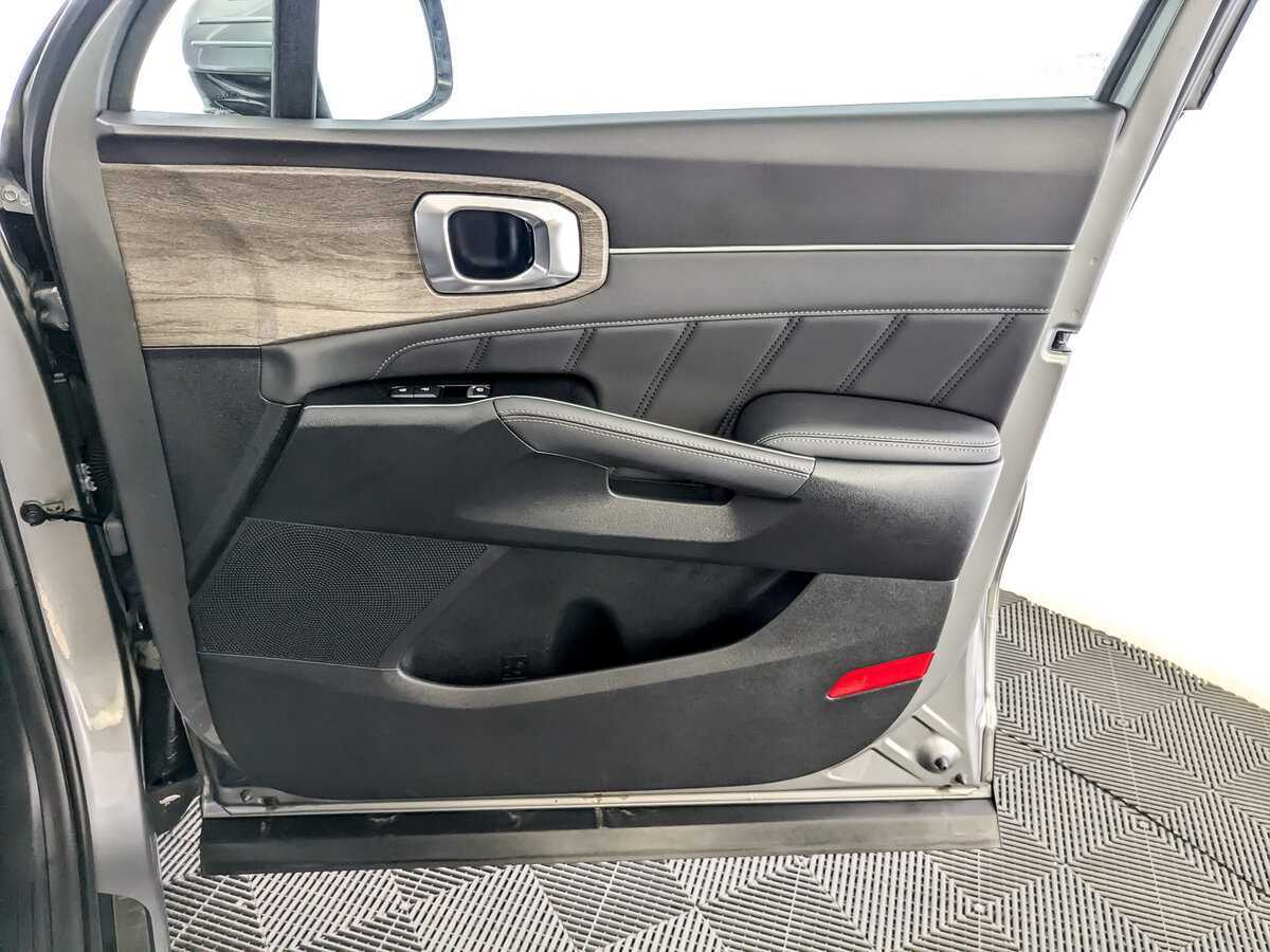 Купить Kia Sorento с пробегом. Фото: #20