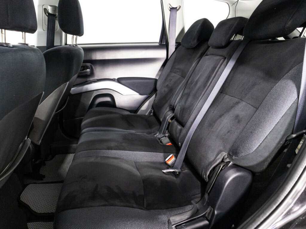 Купить Mitsubishi Outlander с пробегом. Фото: #9