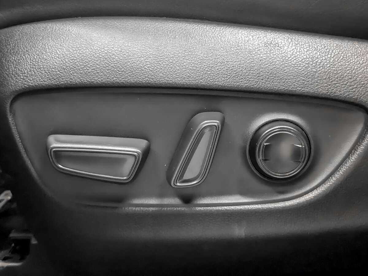 Купить Toyota RAV4 с пробегом. Фото: #15