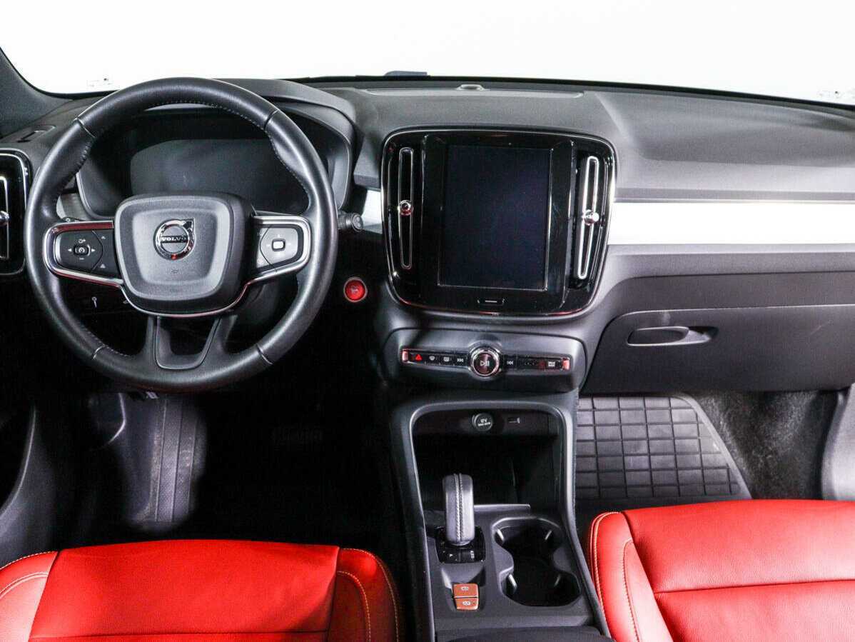 Купить Volvo XC40 с пробегом. Фото: #9