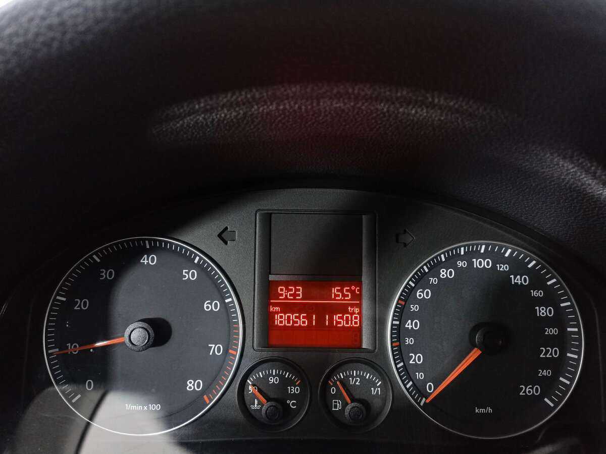 Купить Volkswagen Jetta с пробегом. Фото: #12