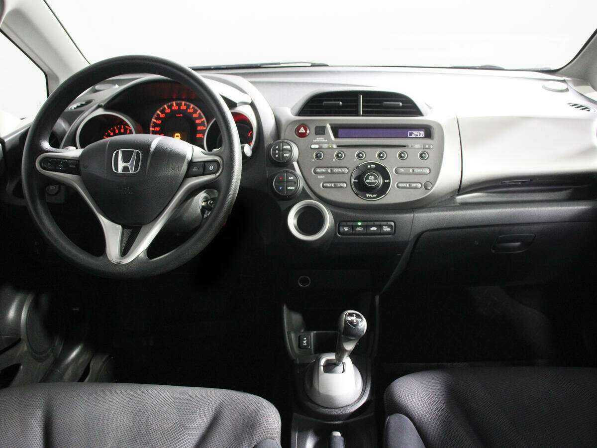 Купить Honda Jazz с пробегом. Фото: #11