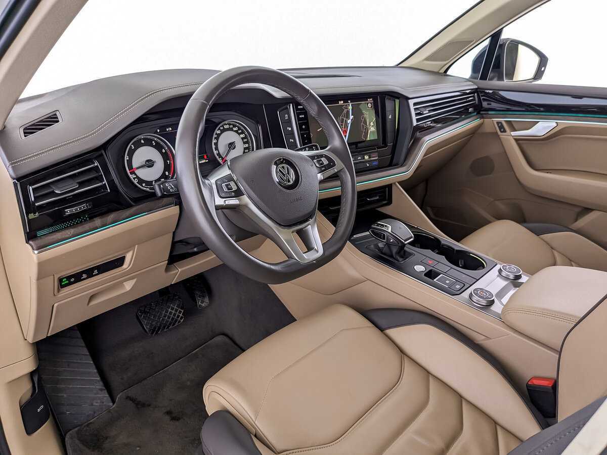 Купить Volkswagen Touareg с пробегом. Фото: #12